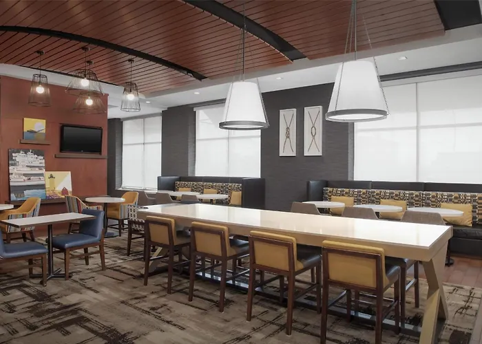 Hampton Inn Portland Downtown Waterfront
