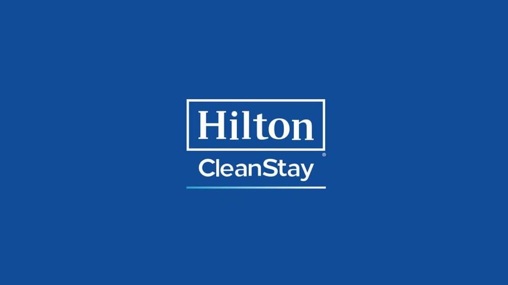 Hampton Downtown Waterfront 3*