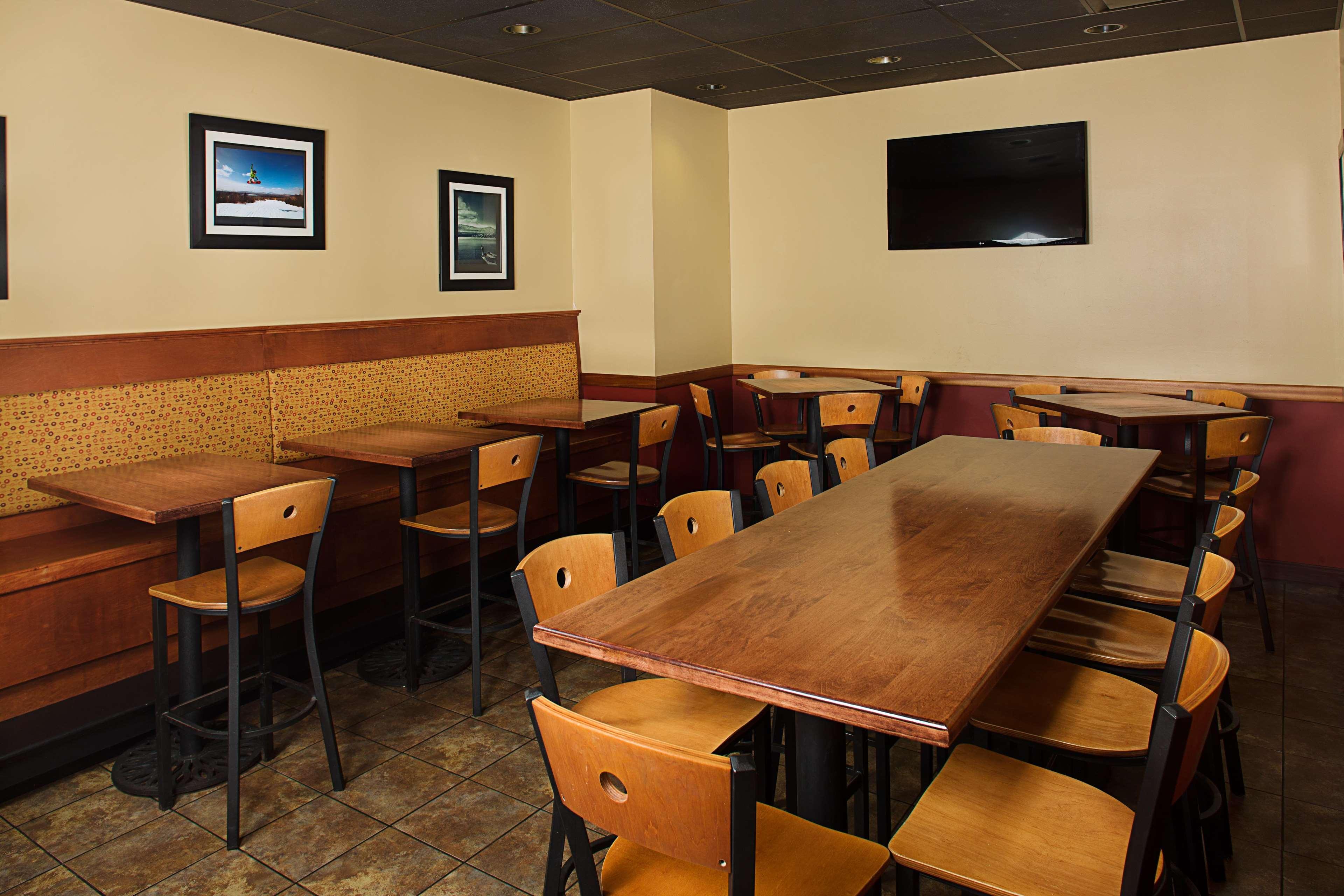 Hotel Hampton Downtown Waterfront 3*