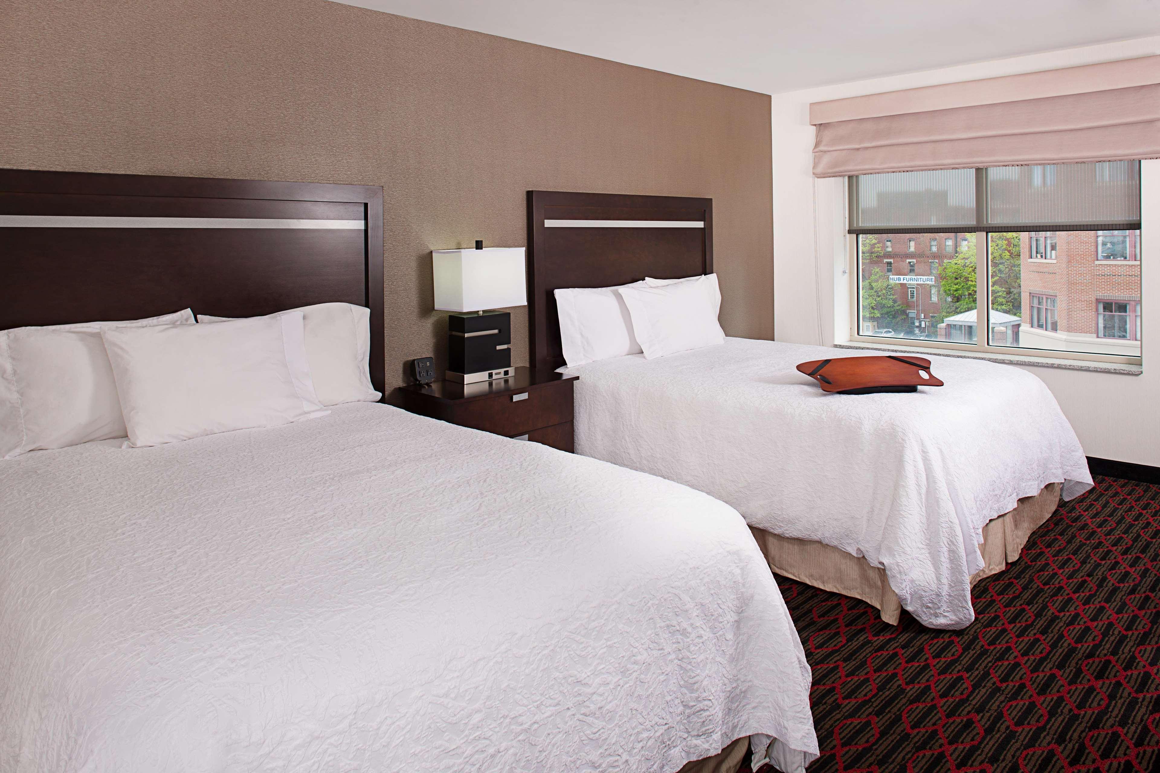 Hampton Downtown Waterfront Hotel