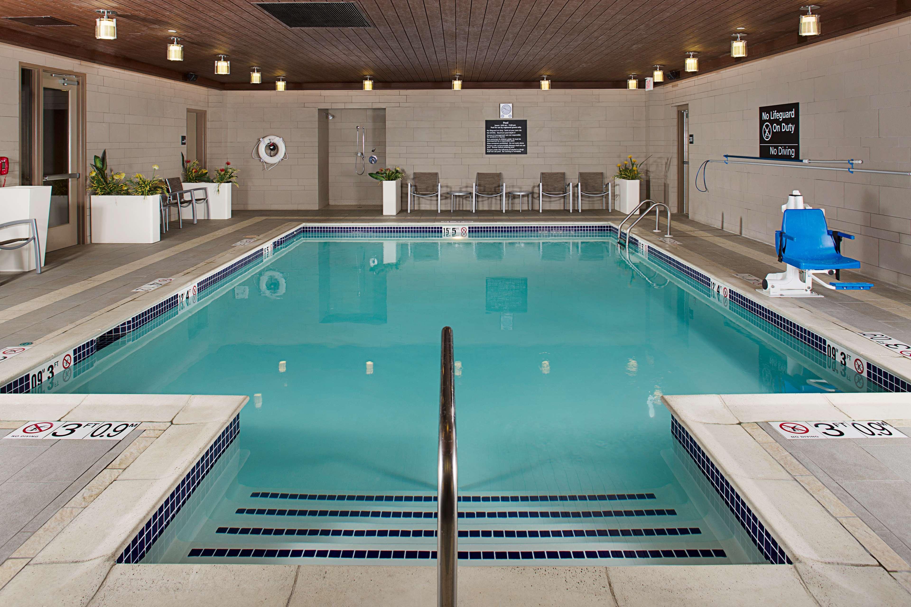 Hotel Hampton Downtown Waterfront 3*