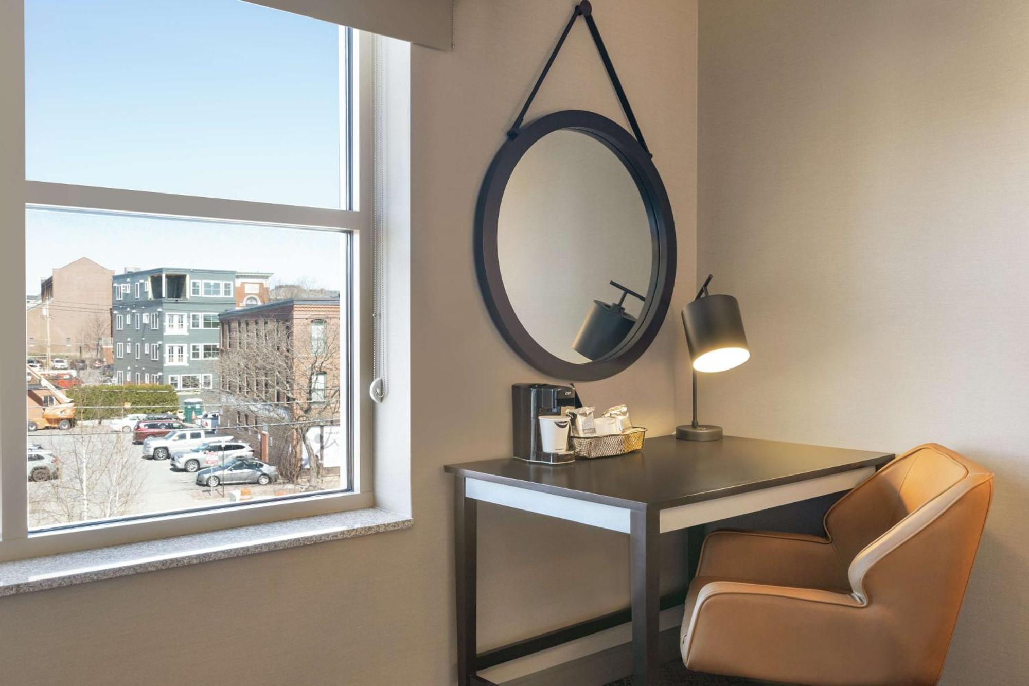 Hotel Hampton Downtown Waterfront 3*