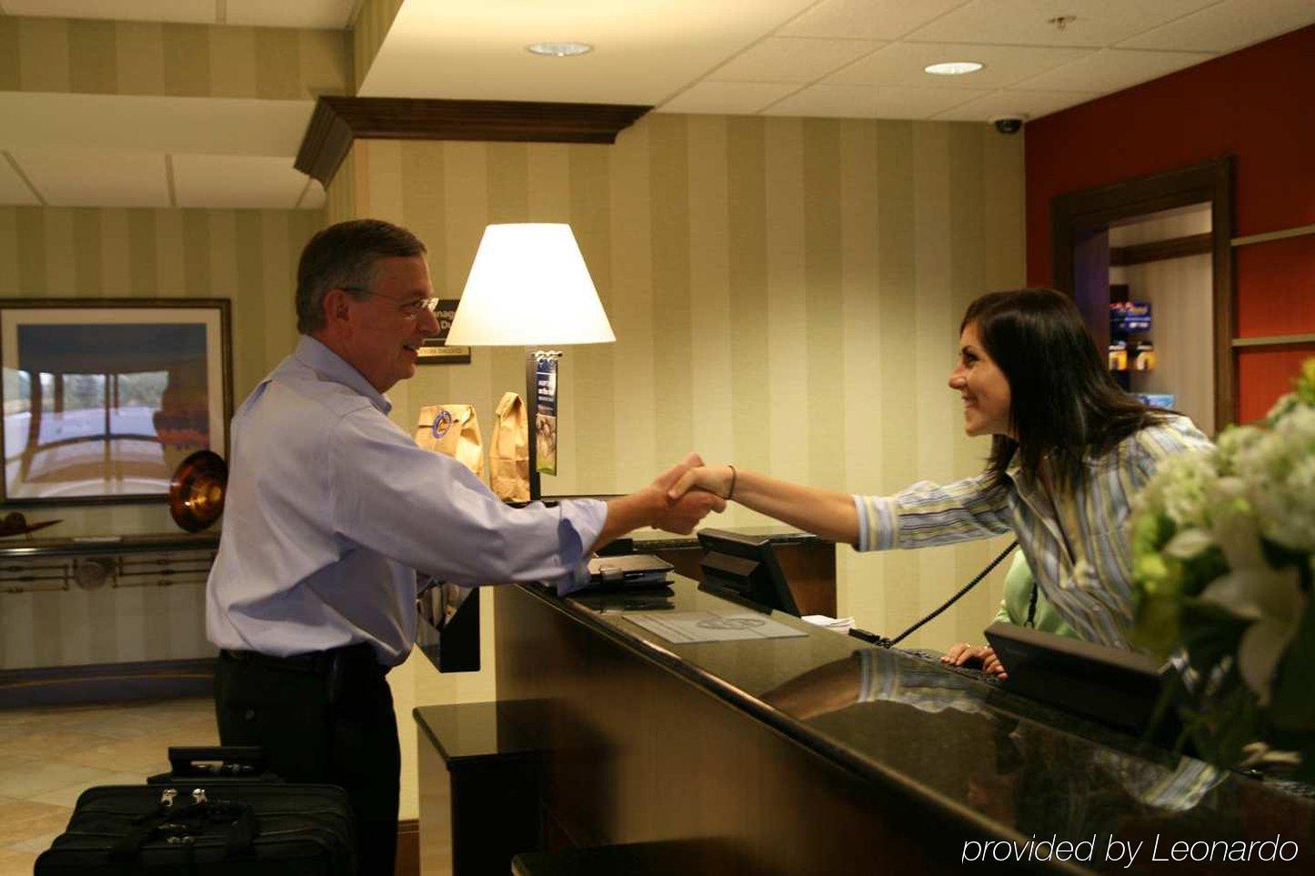 Hampton Downtown Waterfront Hotel 3*